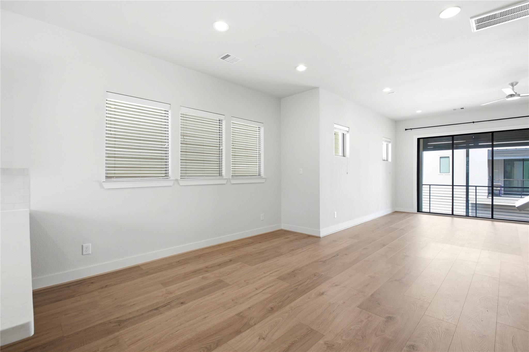 1034 W 15th 1/2 Street