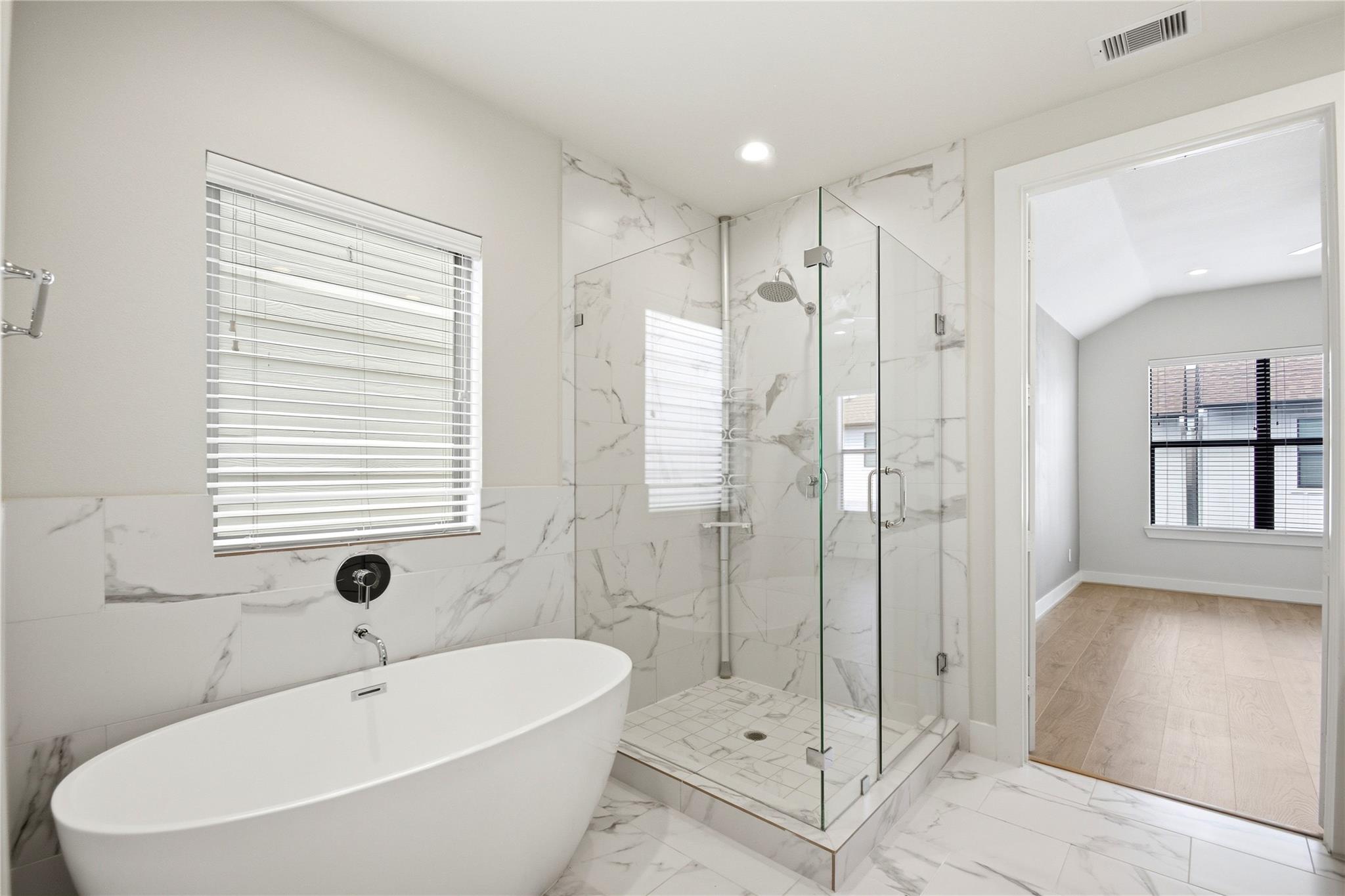 1034 W 15th 1/2 Street