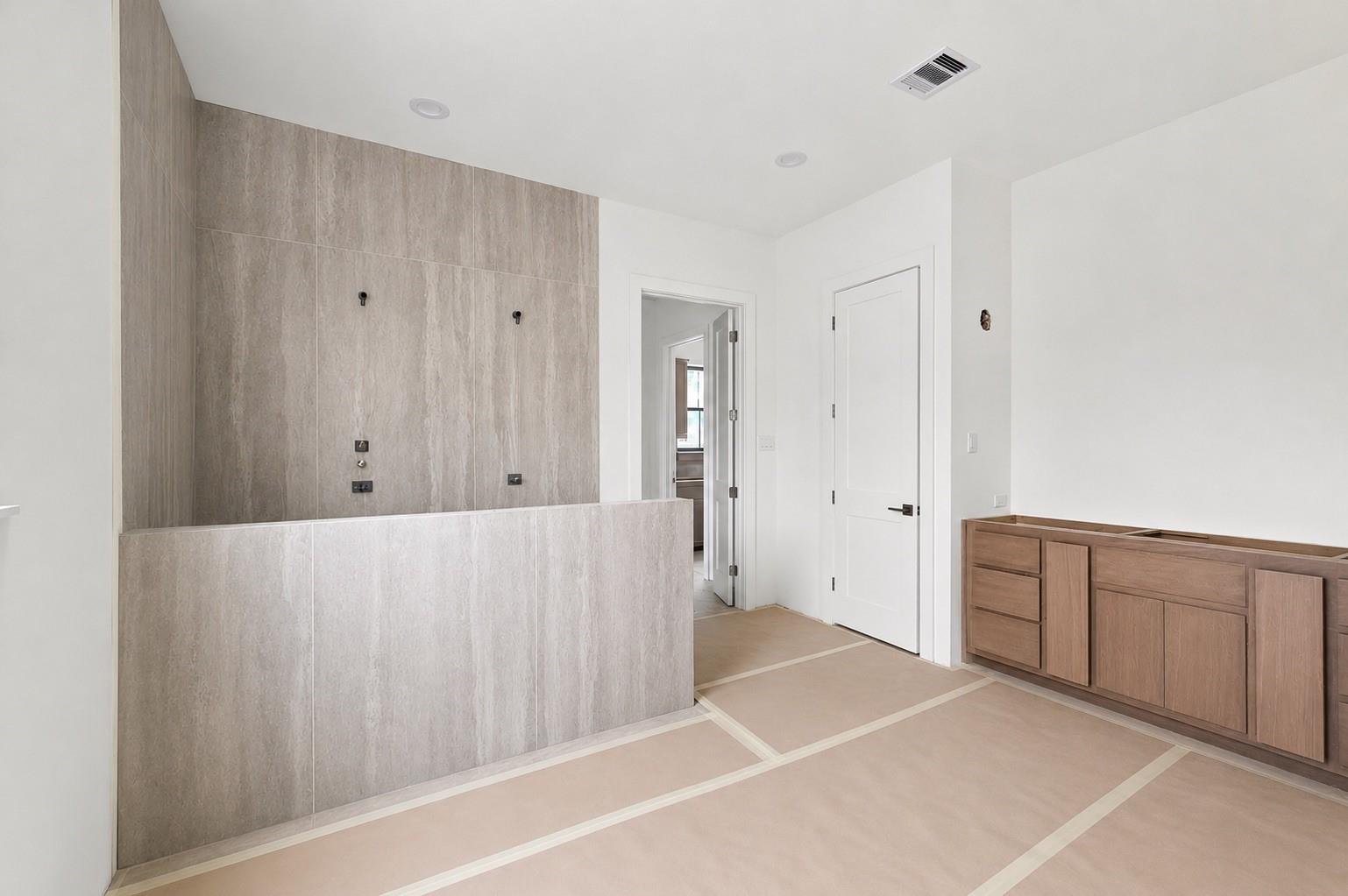212 E 24th Street