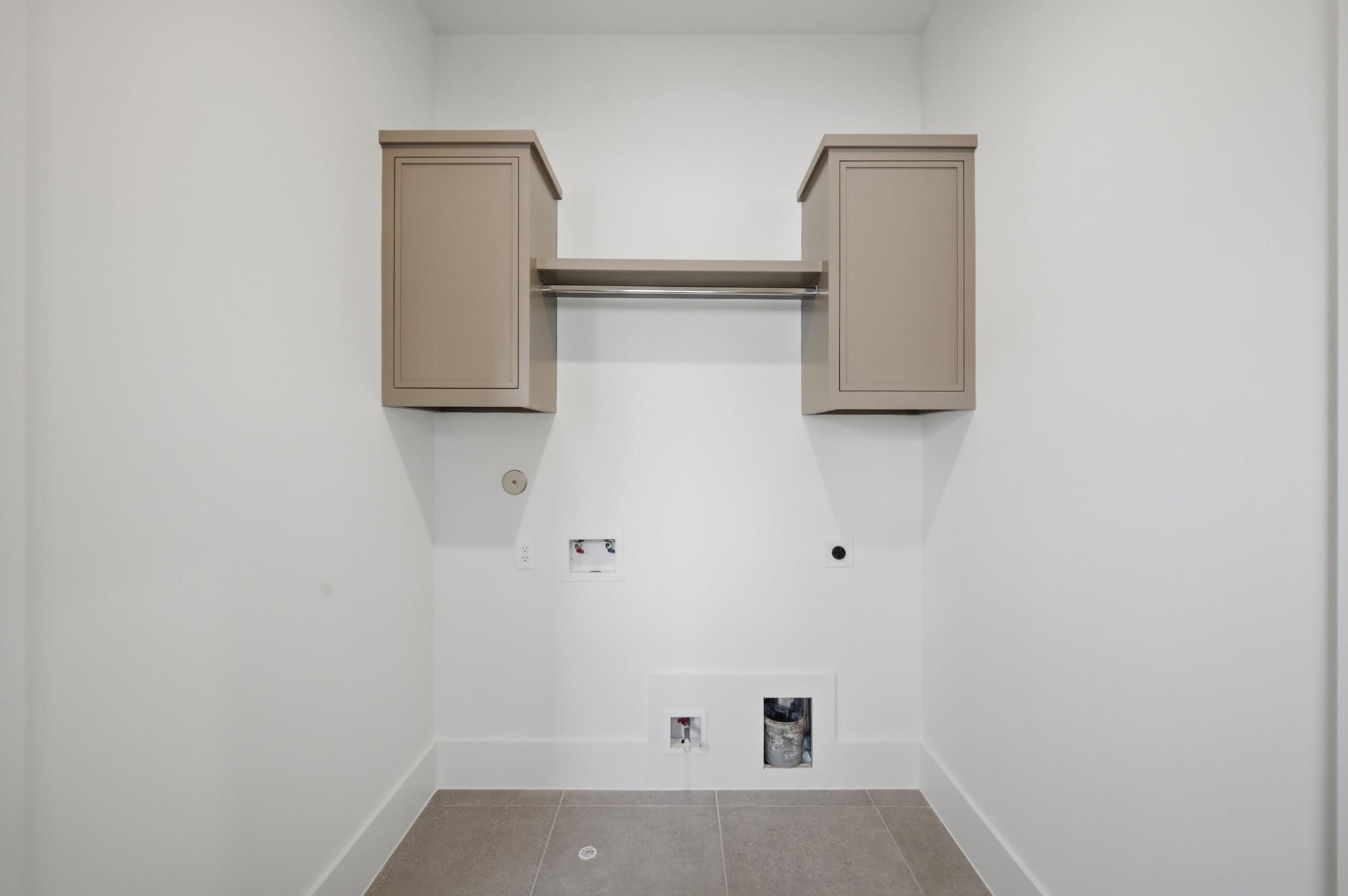 212 E 24th Street