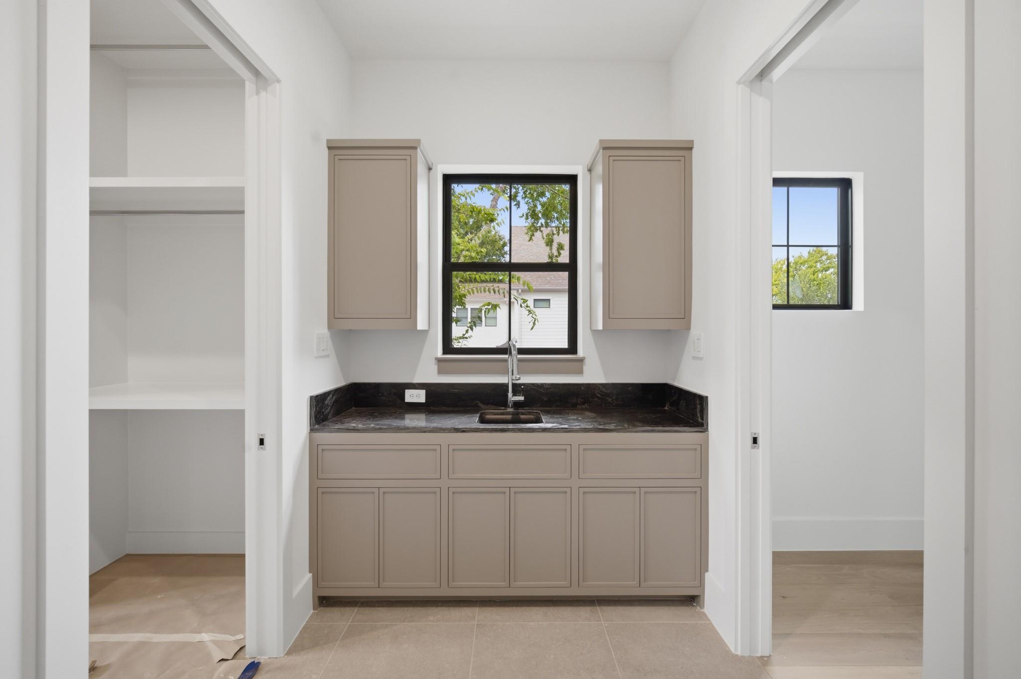 212 E 24th Street
