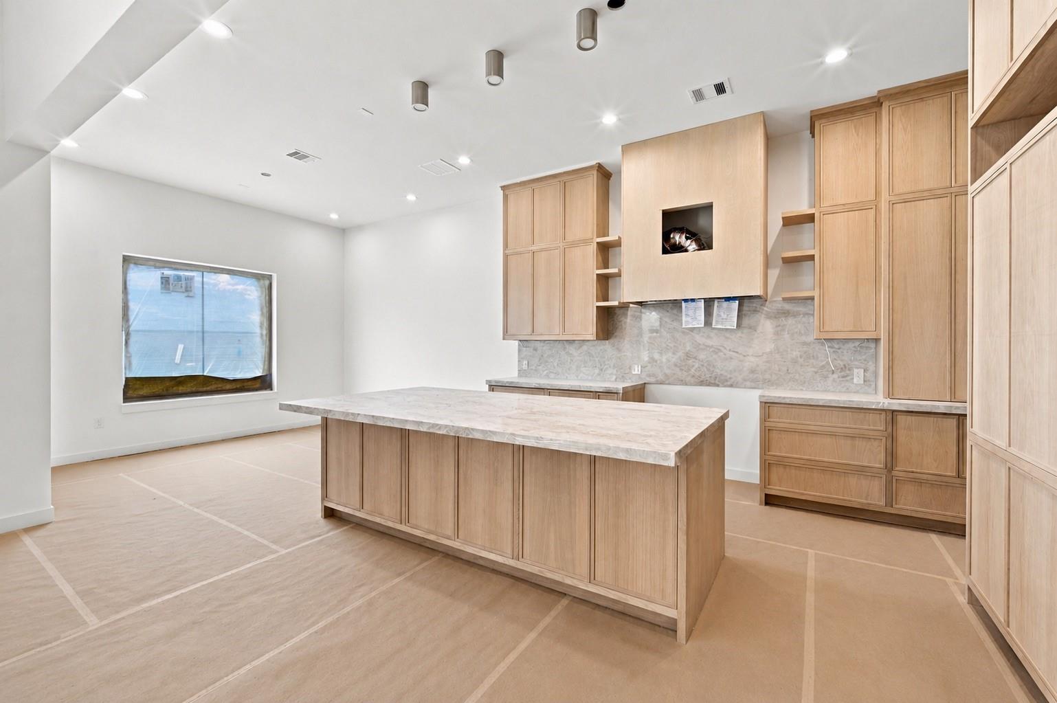 212 E 24th Street