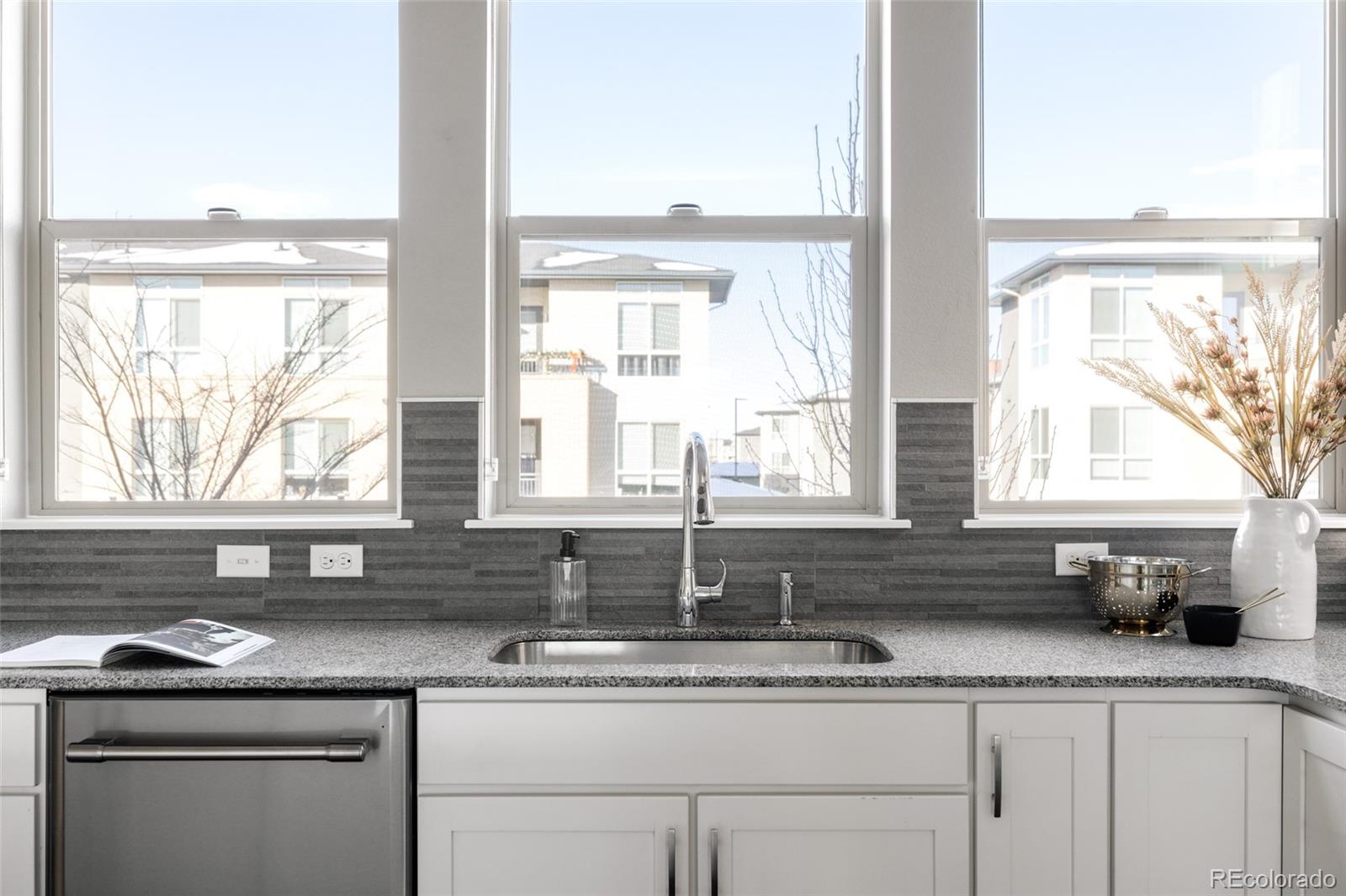 8932 E 47th Avenue
