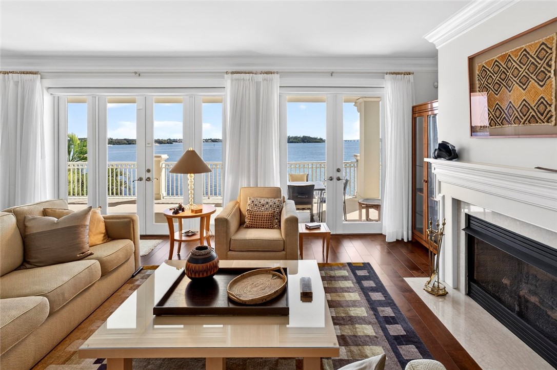 3 Royal Palm Point 2E