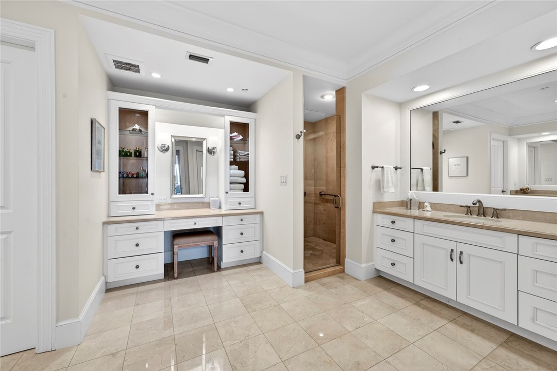3 Royal Palm Point 2E