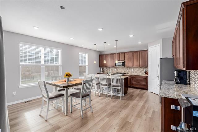 2804 E 162nd Drive