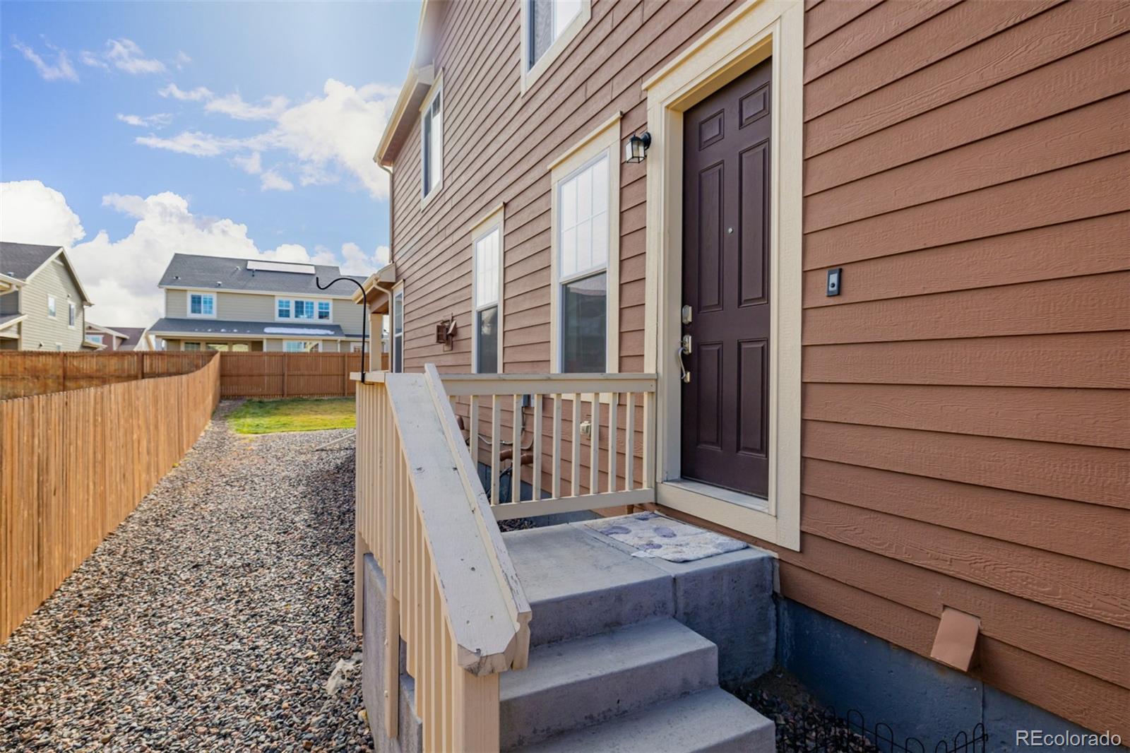 2804 E 162nd Drive