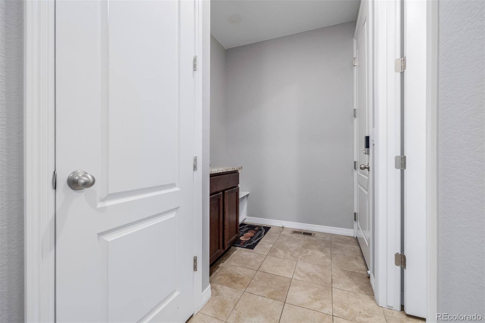 2804 E 162nd Drive
