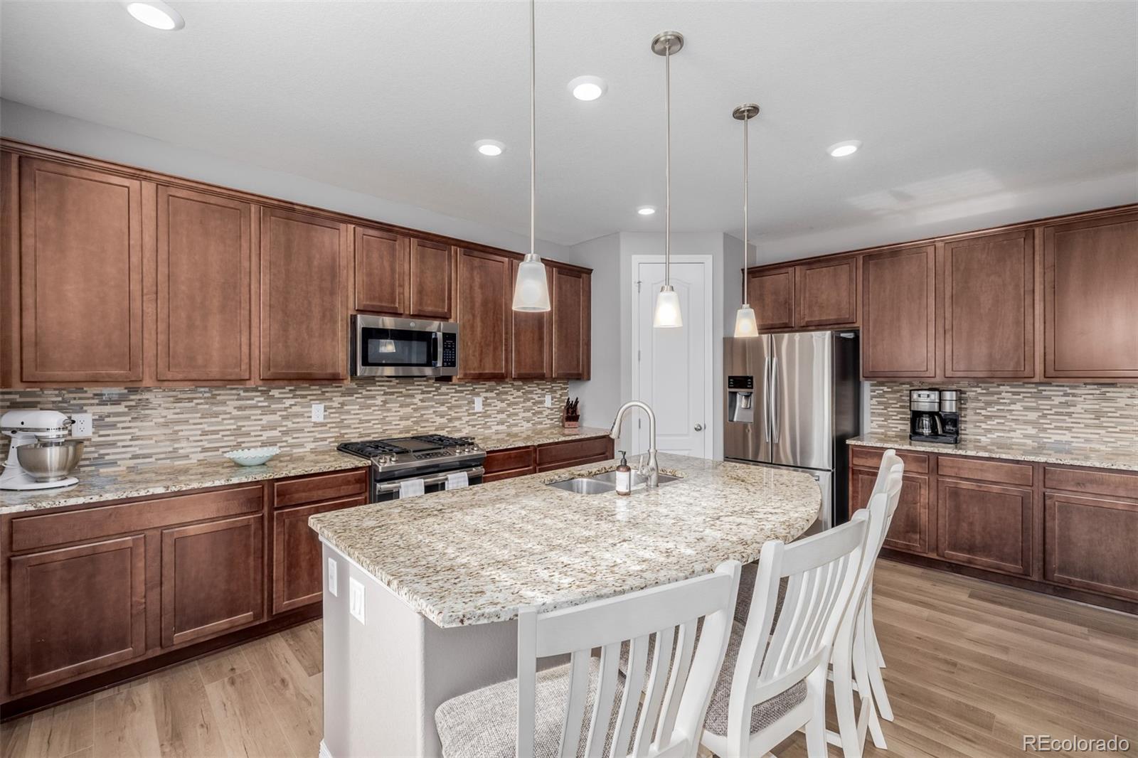 2804 E 162nd Drive