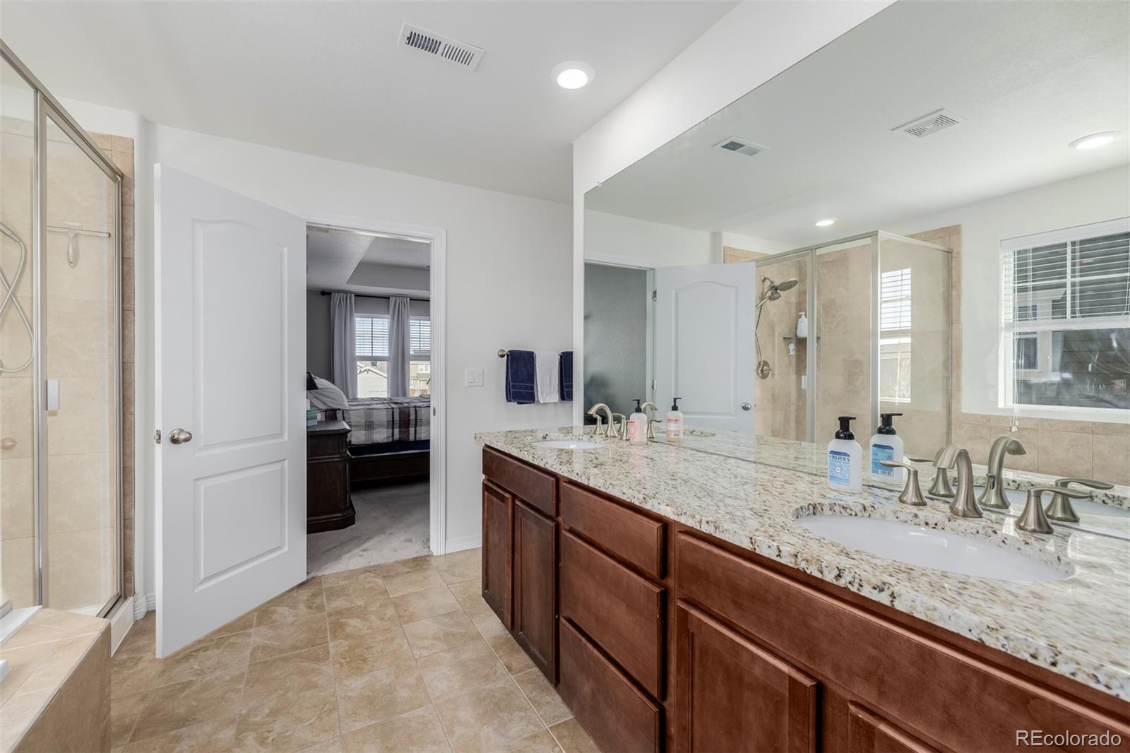 2804 E 162nd Drive