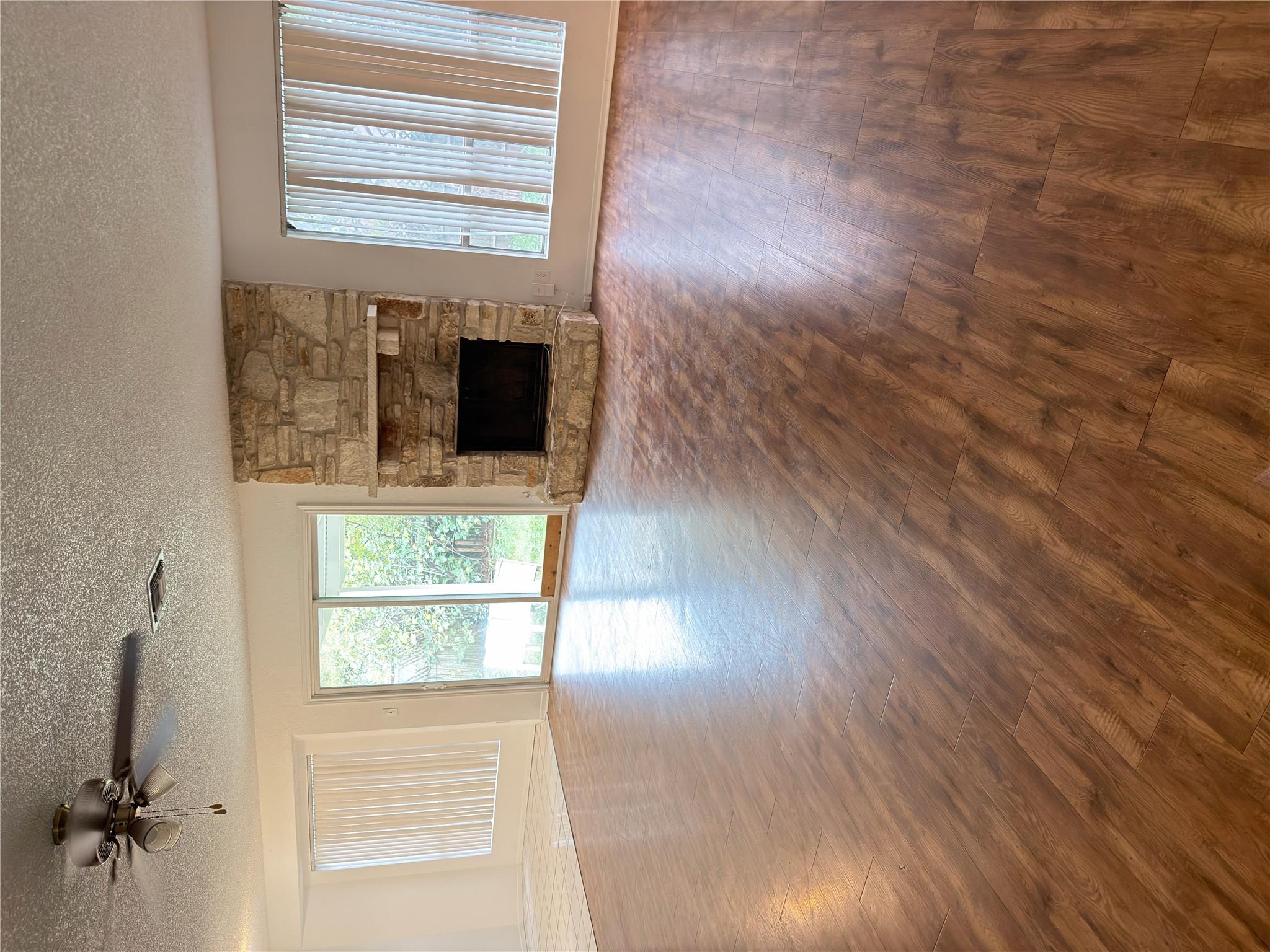 5601 Porsche LN