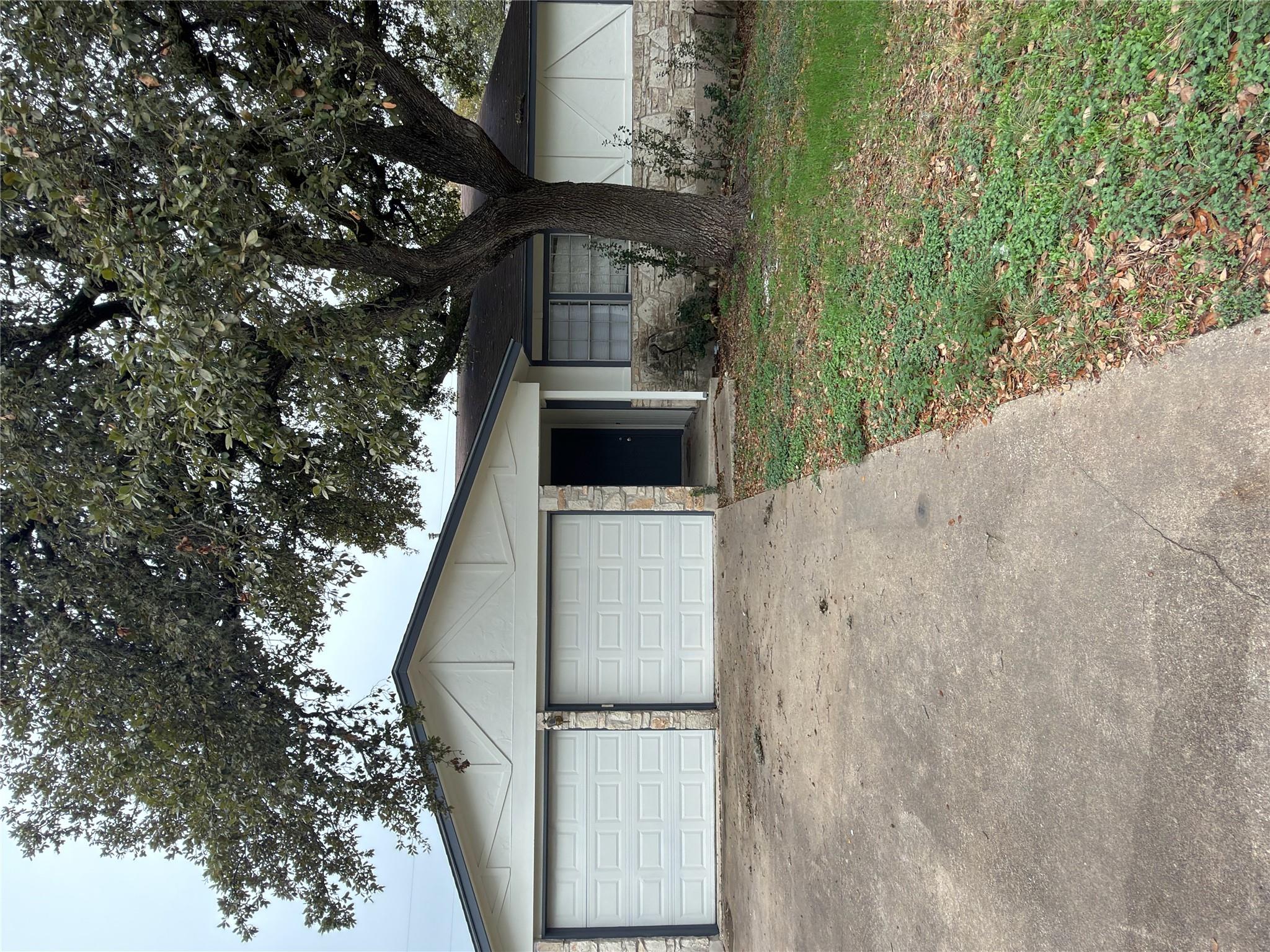 5601 Porsche LN