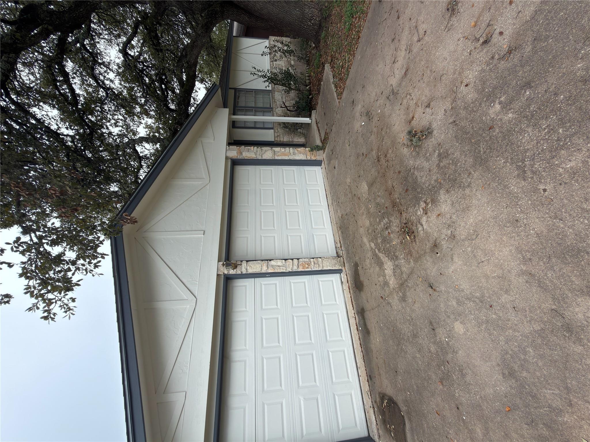5601 Porsche LN