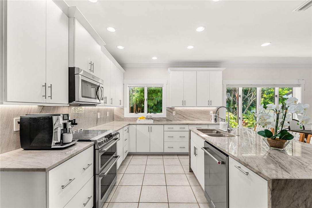 1810 Sand Dollar Way