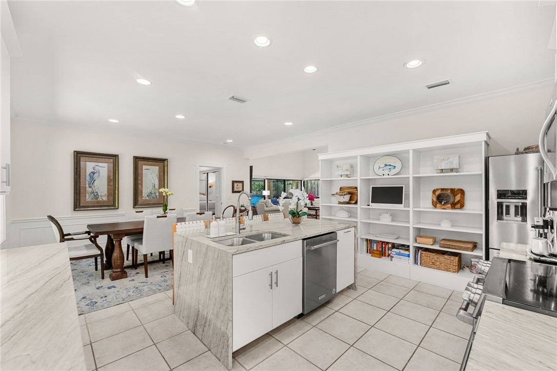 1810 Sand Dollar Way