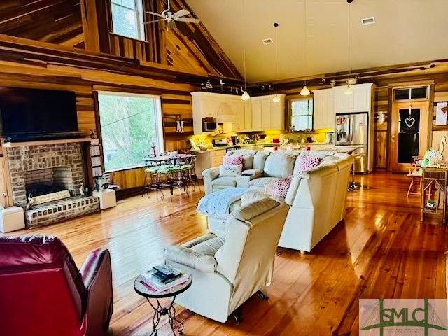 1206 Old Field Road