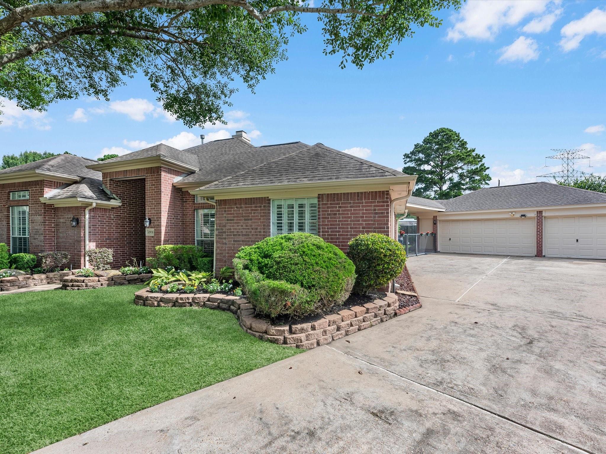 3906 Belvoir Park Drive