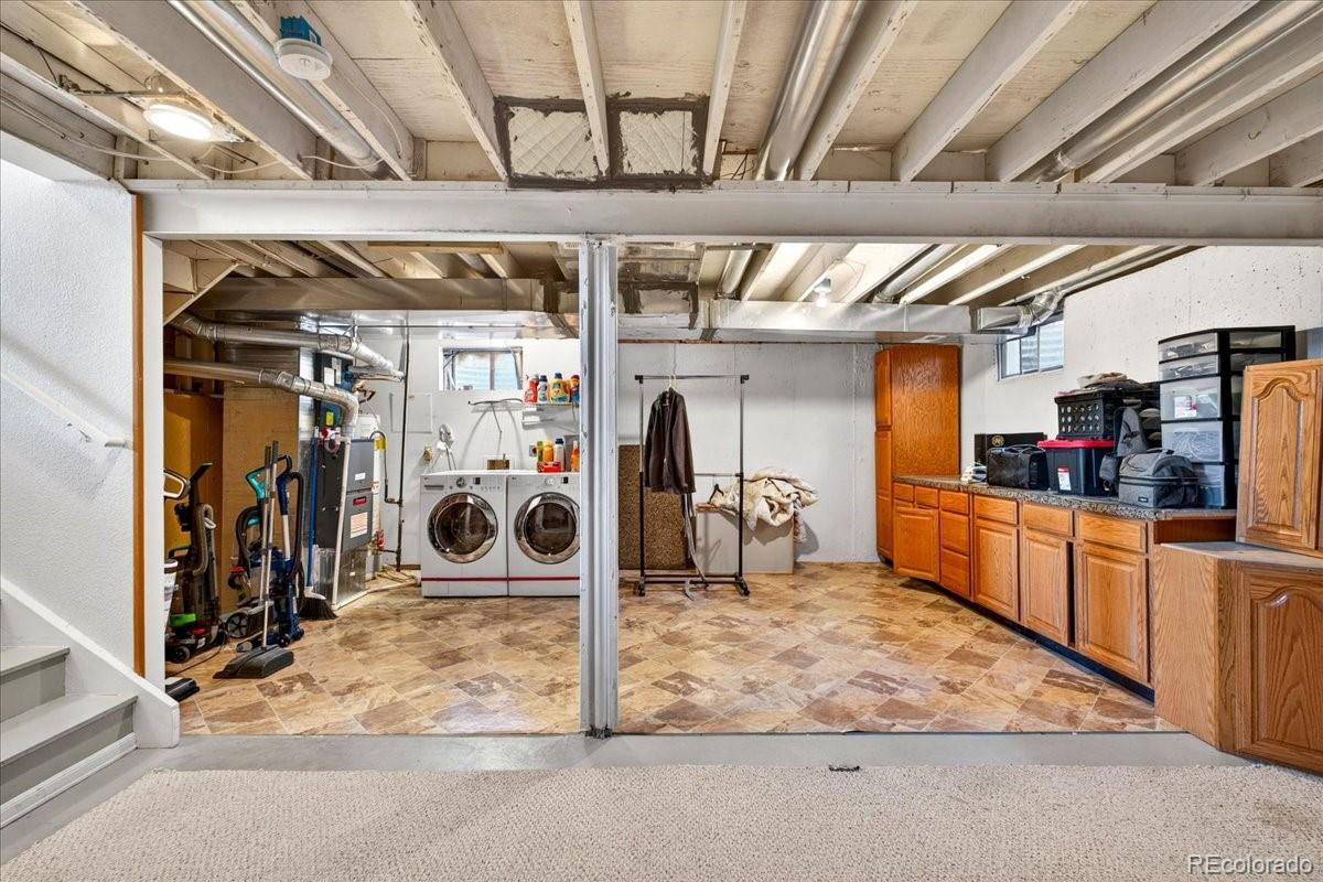 4366 S Dearborn Court