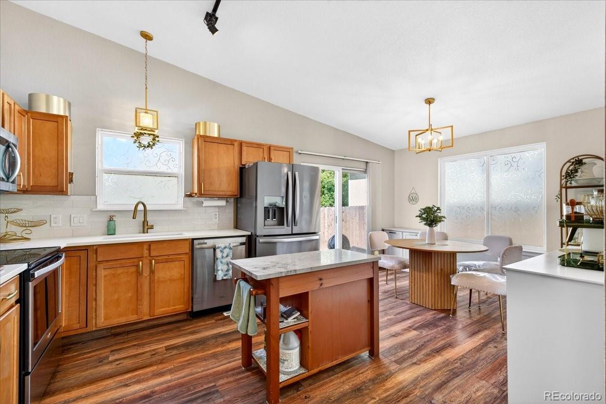 4366 S Dearborn Court