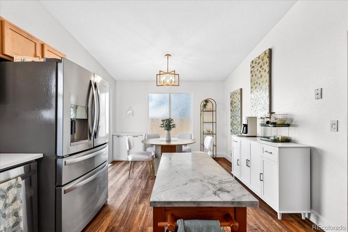 4366 S Dearborn Court