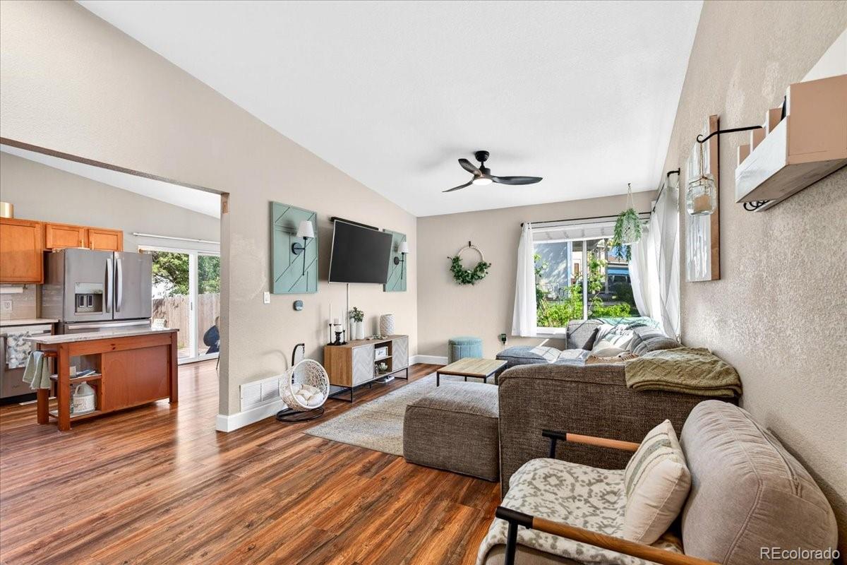 4366 S Dearborn Court