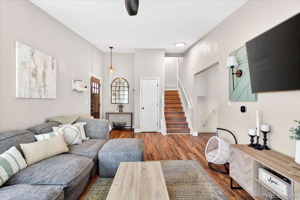 4366 S Dearborn Court