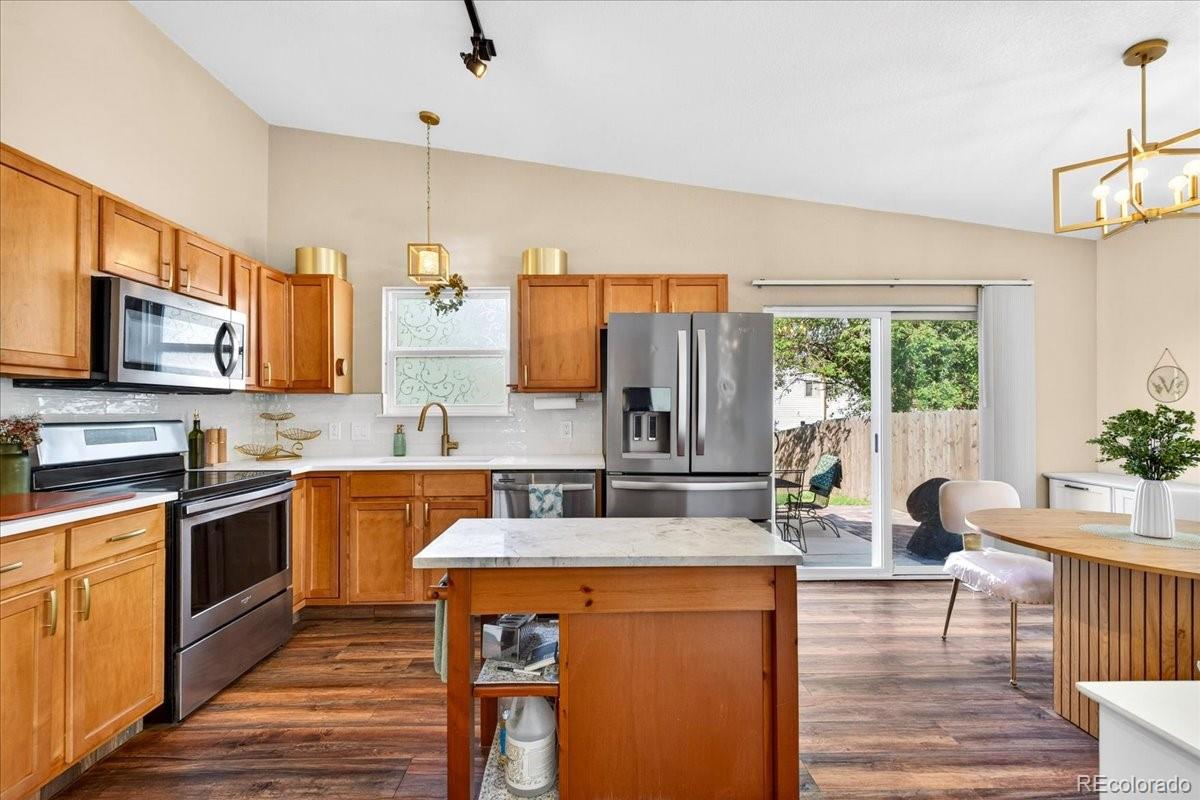 4366 S Dearborn Court