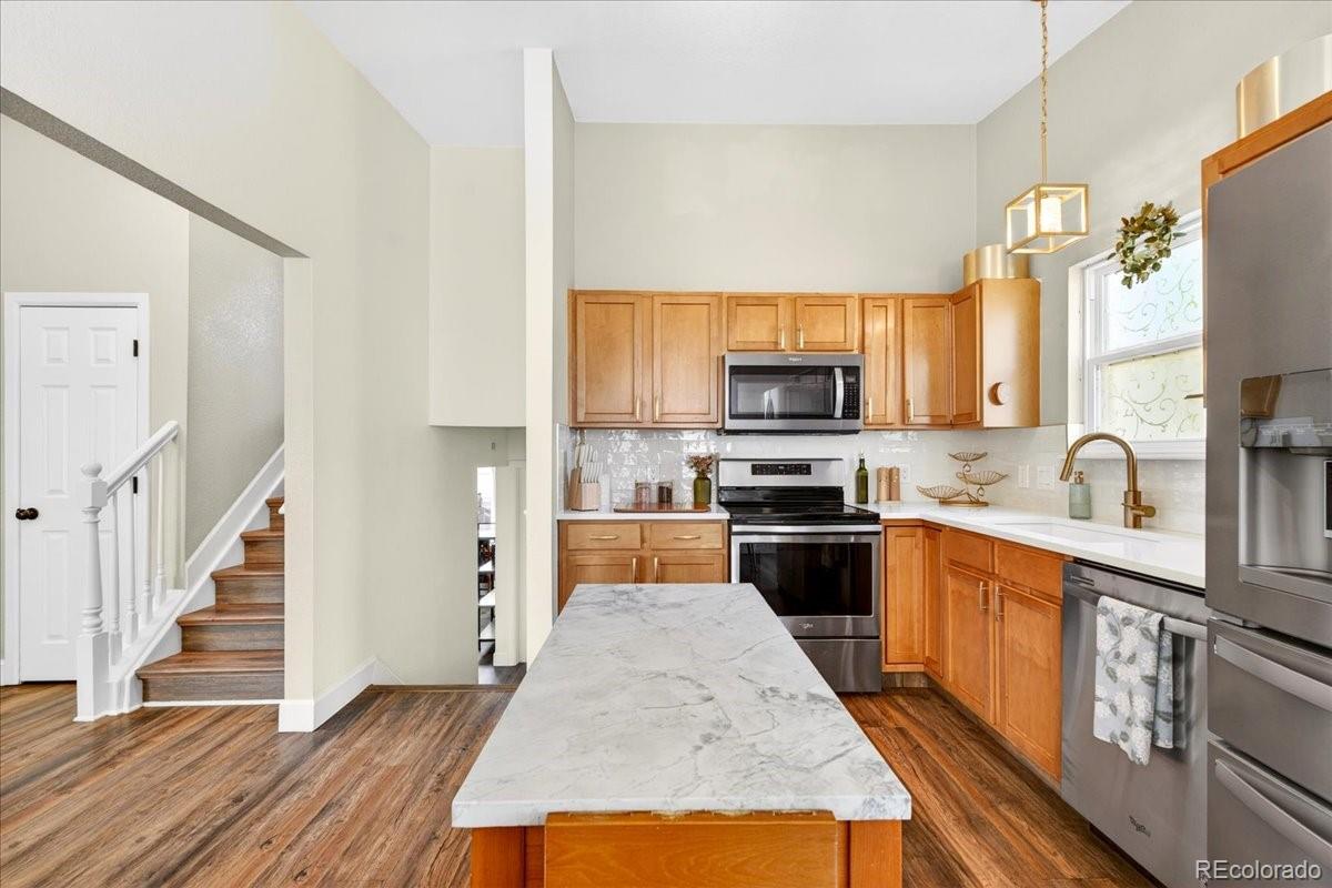 4366 S Dearborn Court