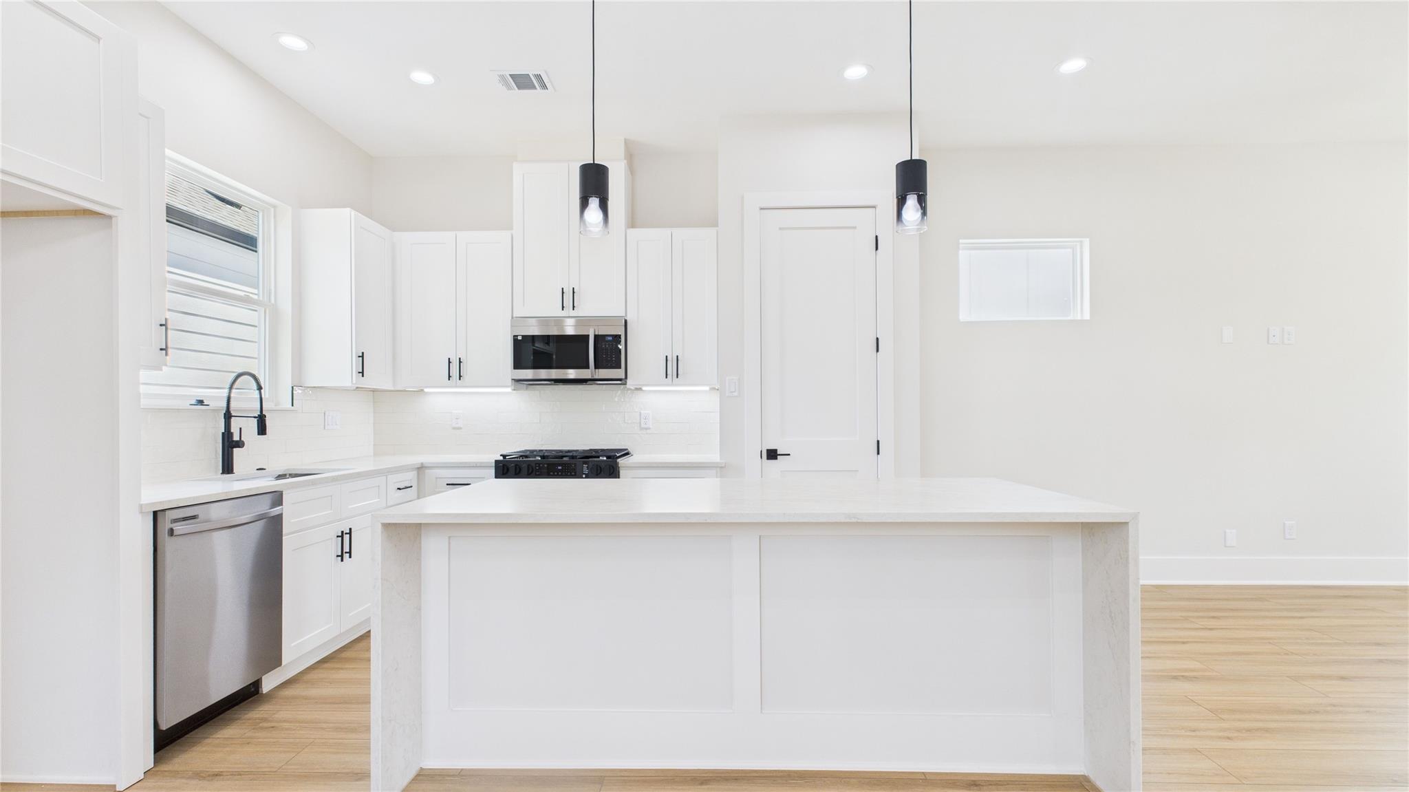 4506 Robertson