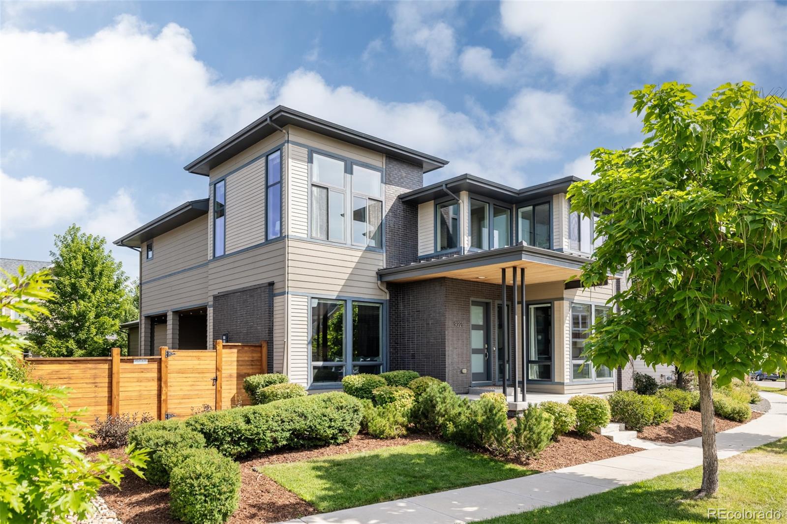 9221 E 52nd Drive