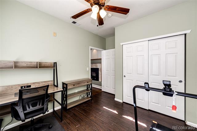 452 Black Feather Loop Unit: 608