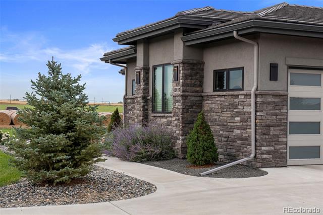 12927 Woodridge Drive