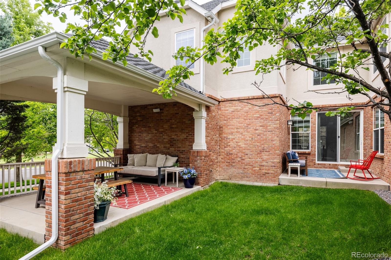 8122 E 6th Place