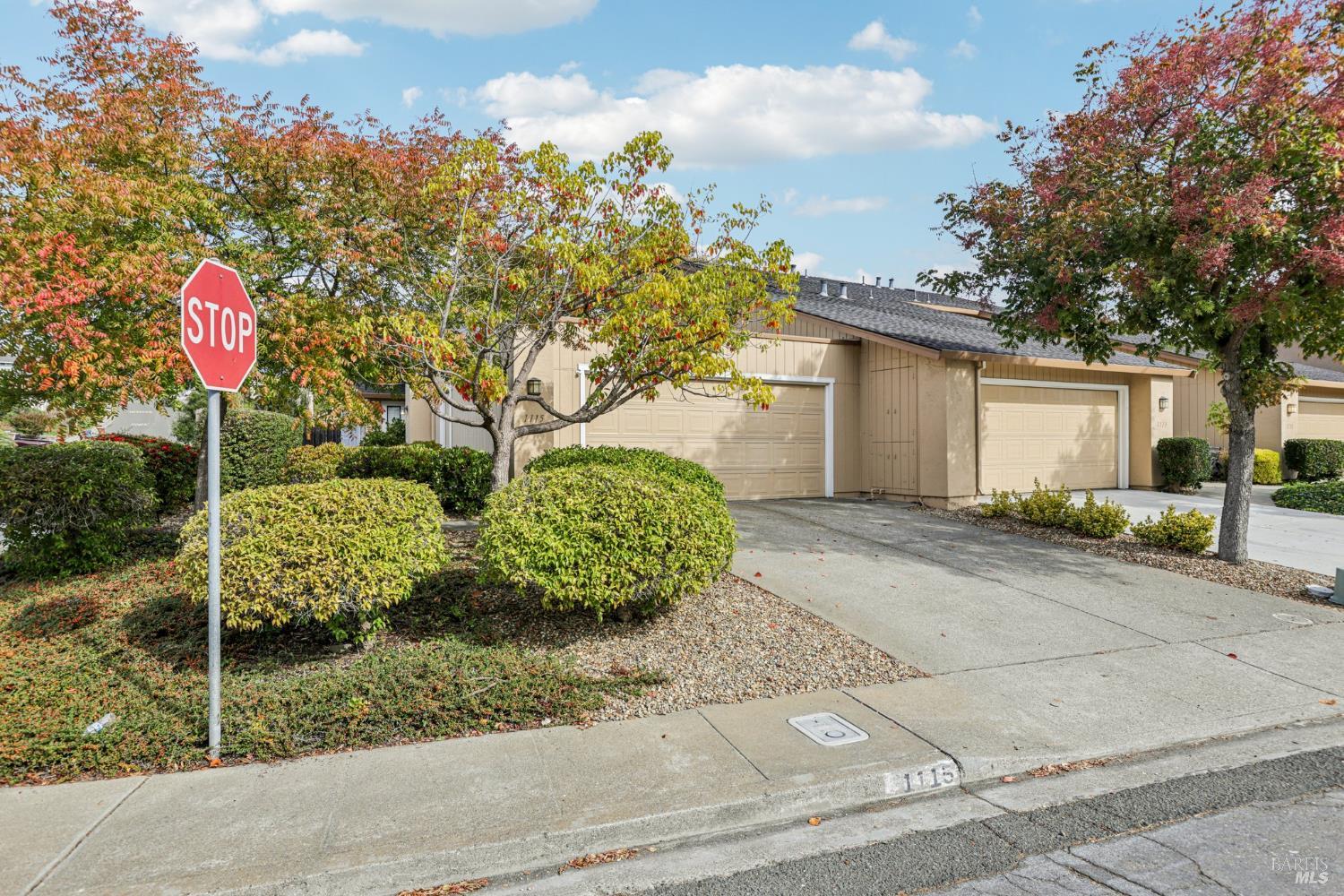 1115 Grove Circle