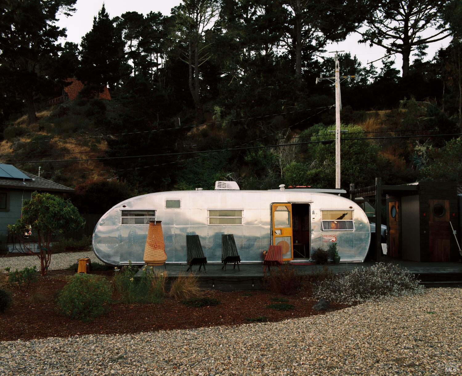18565 Highway 1