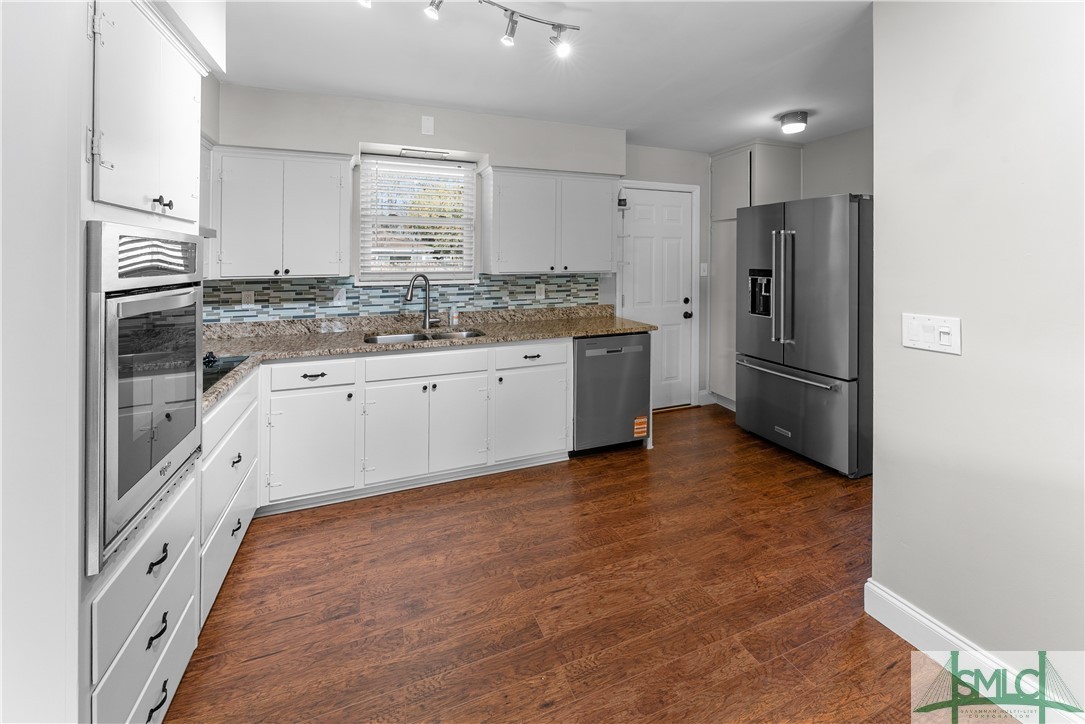 1120 Meridian Drive