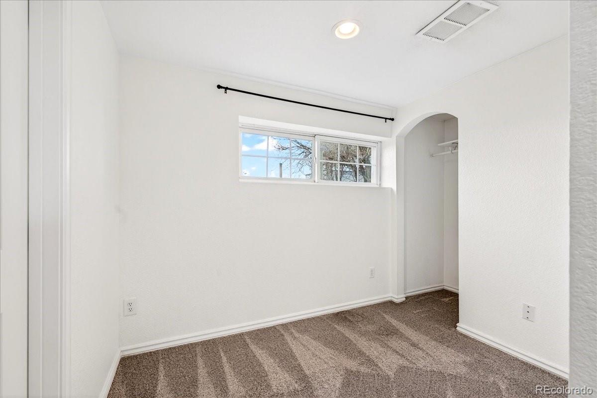 3161 Vantage Drive