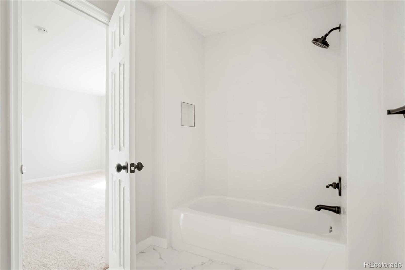 3415 S Ammons Street Unit: 6