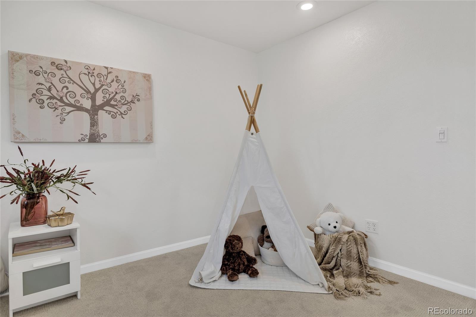 1569 S Lee Street