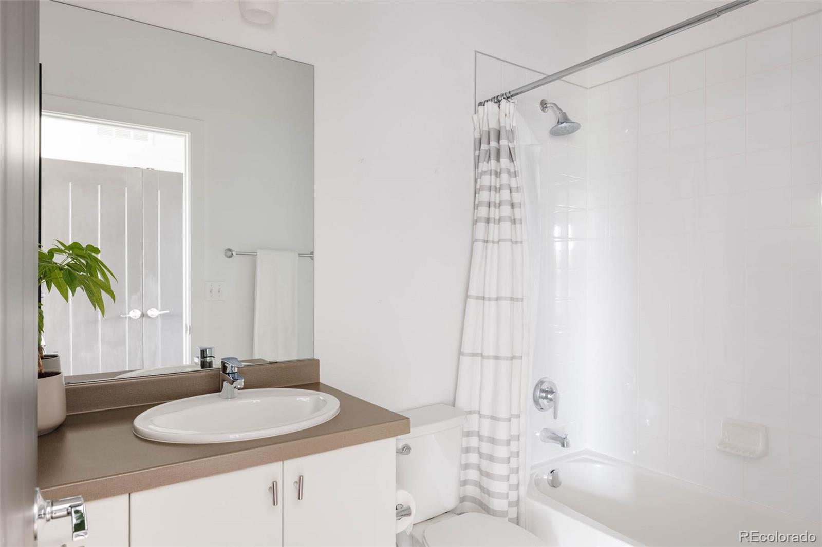 4988 Valentia Court