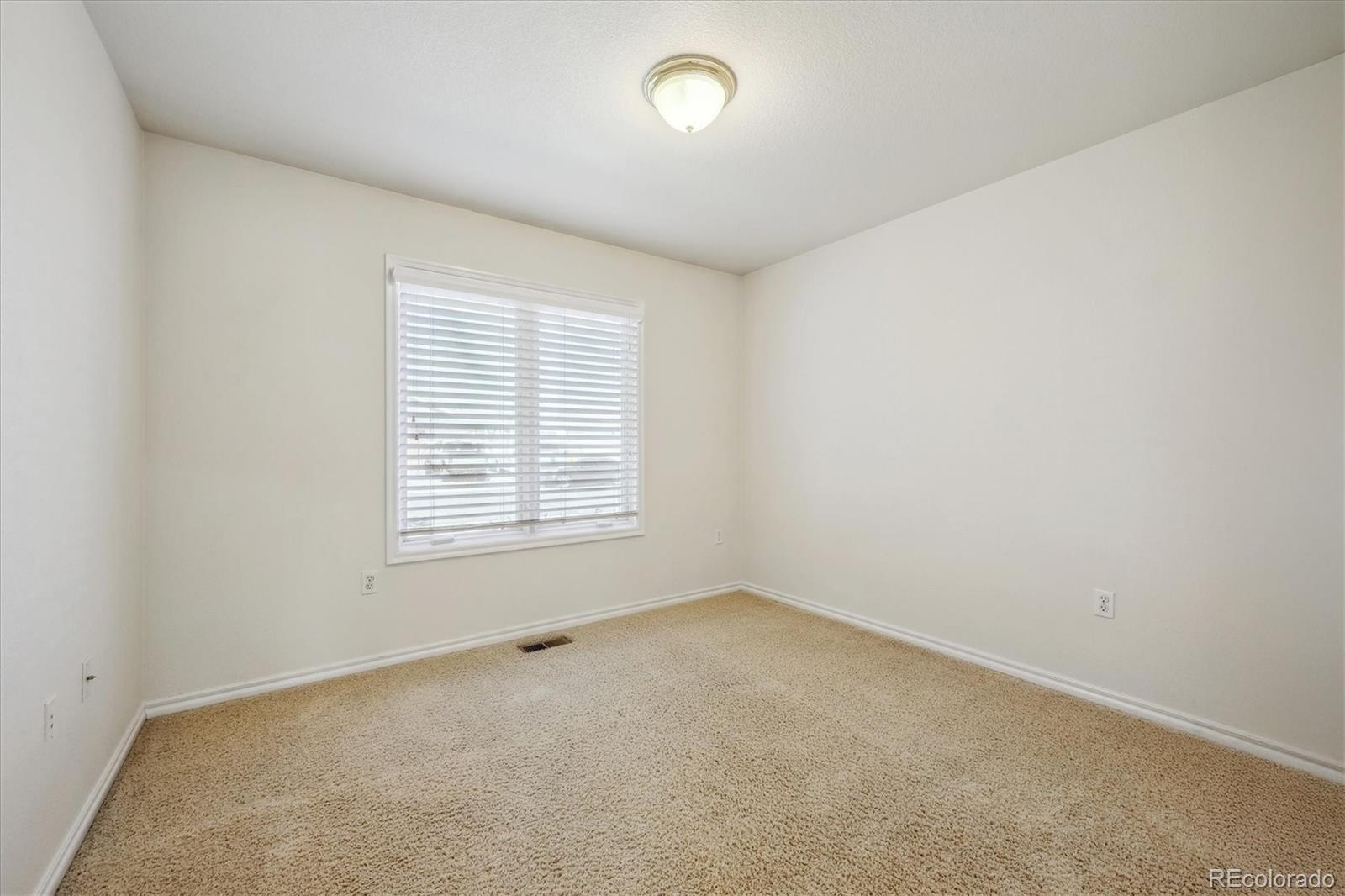 640 N 15th Avenue