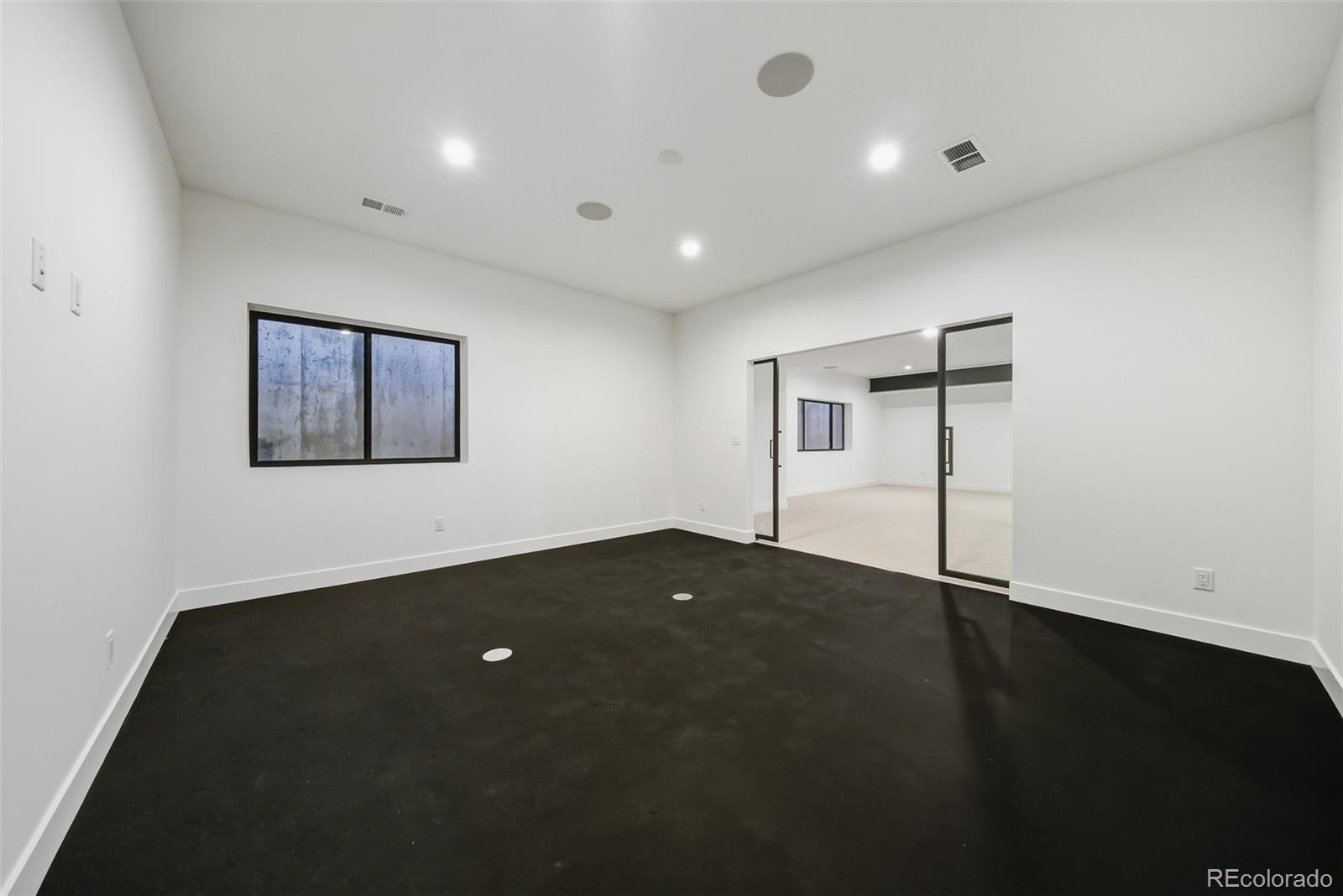 5031 Moss Place