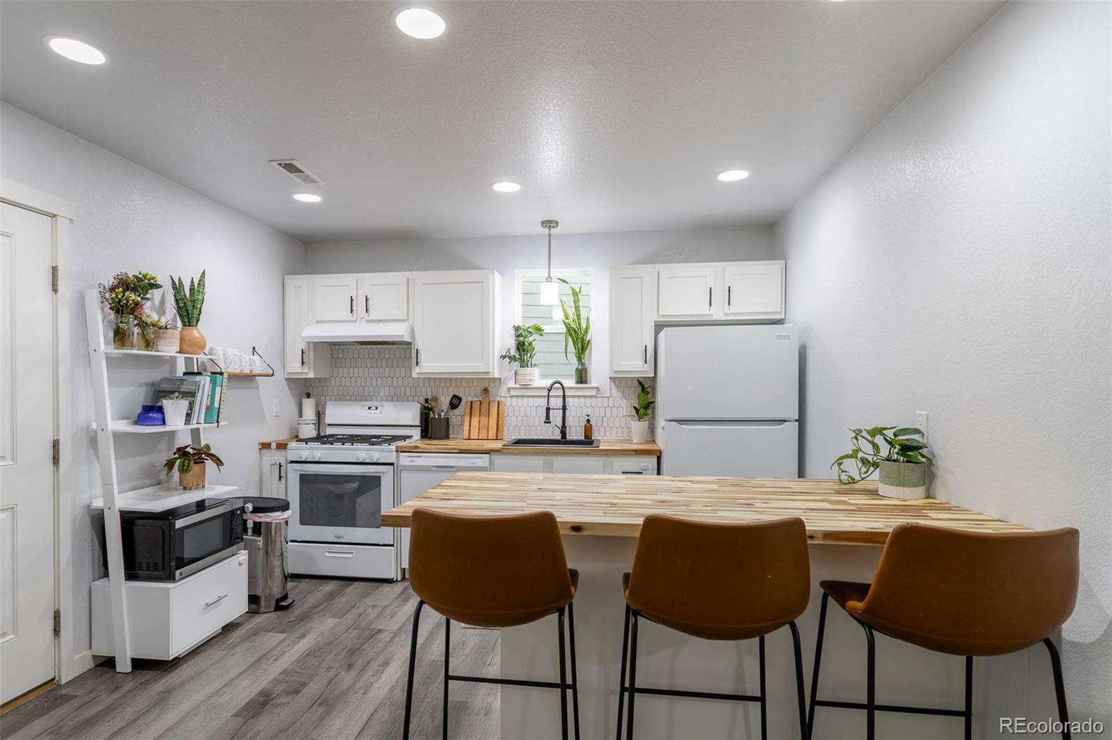 2829 W 53rd Avenue Unit: 104