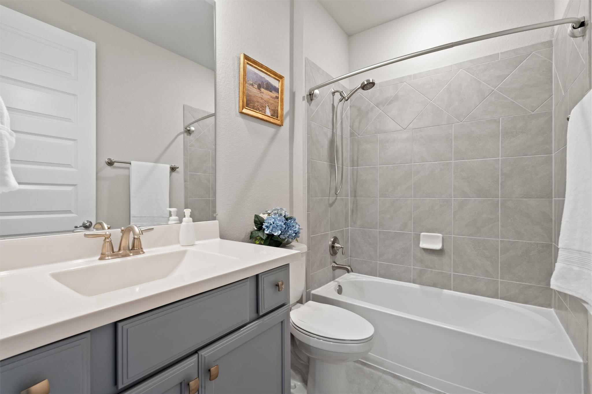 3241 Aurelia LN