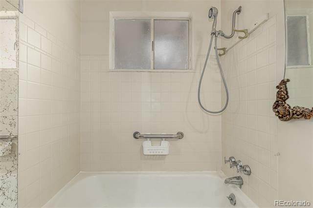 2620 Roosevelt Avenue