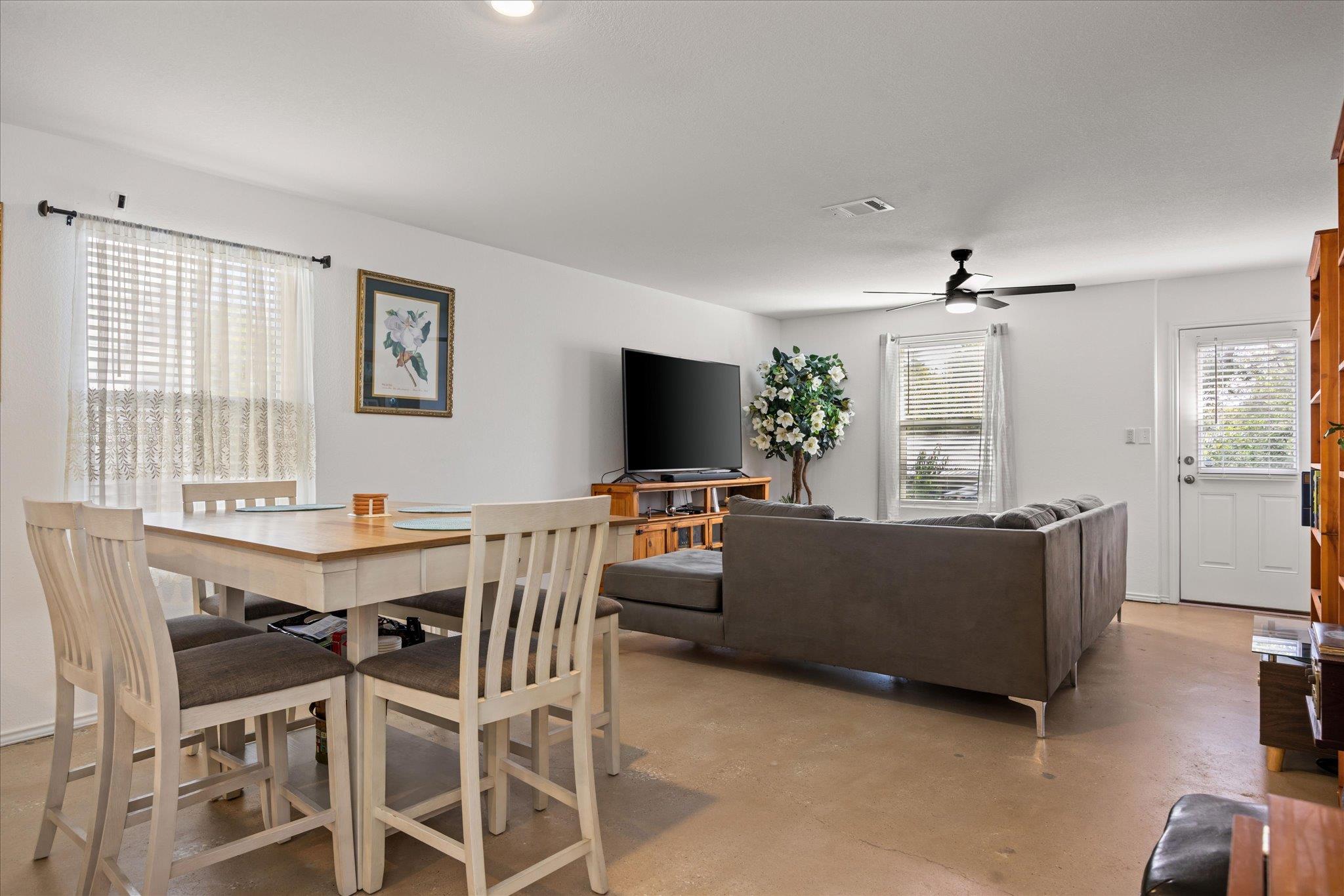 36 Trinity CIR