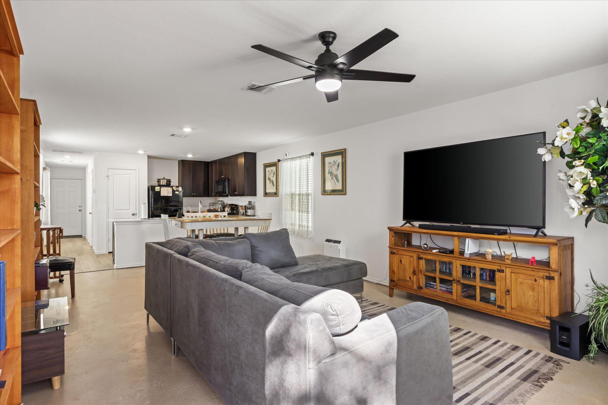 36 Trinity CIR