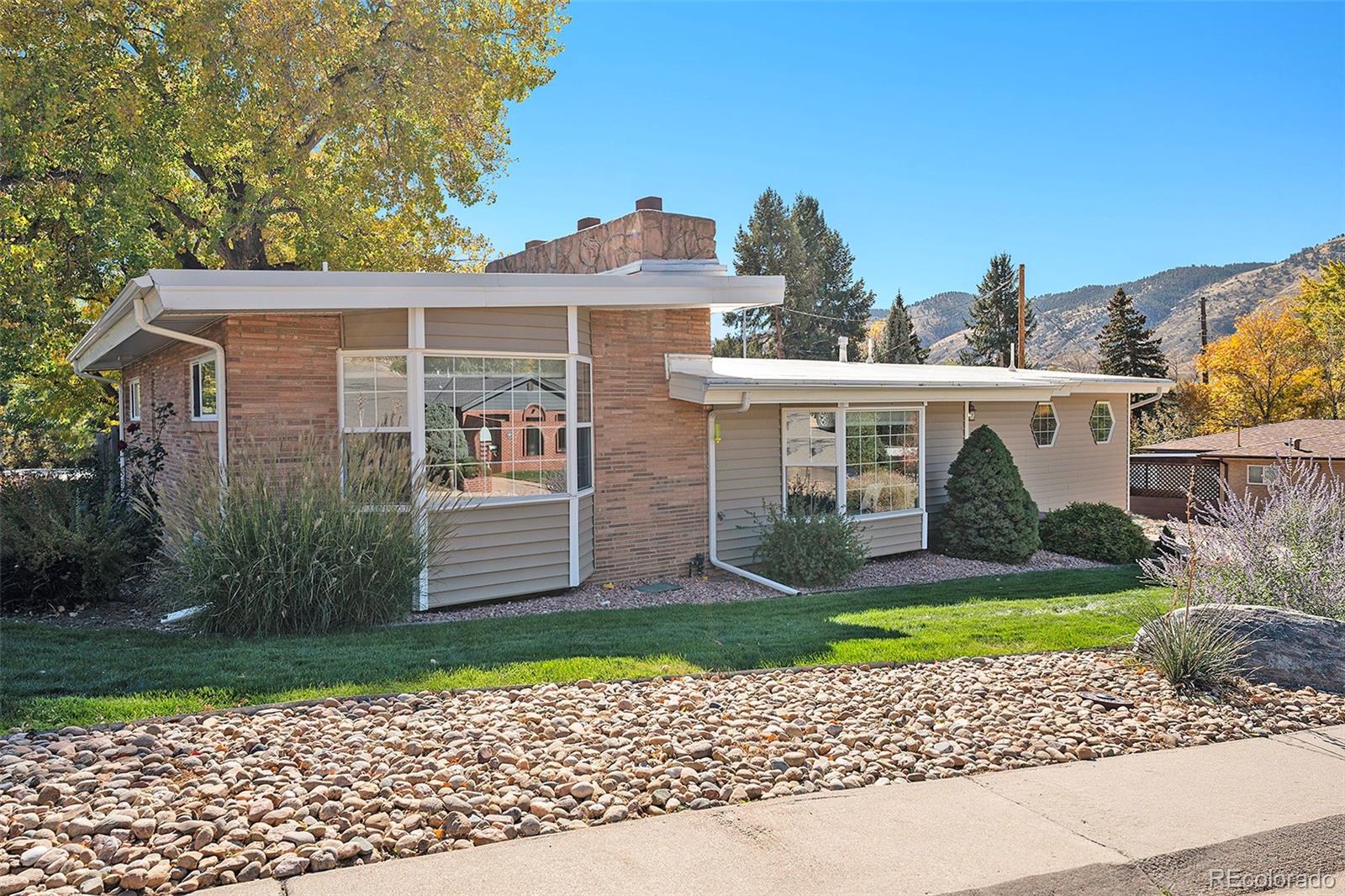 315 Lookout View Drive