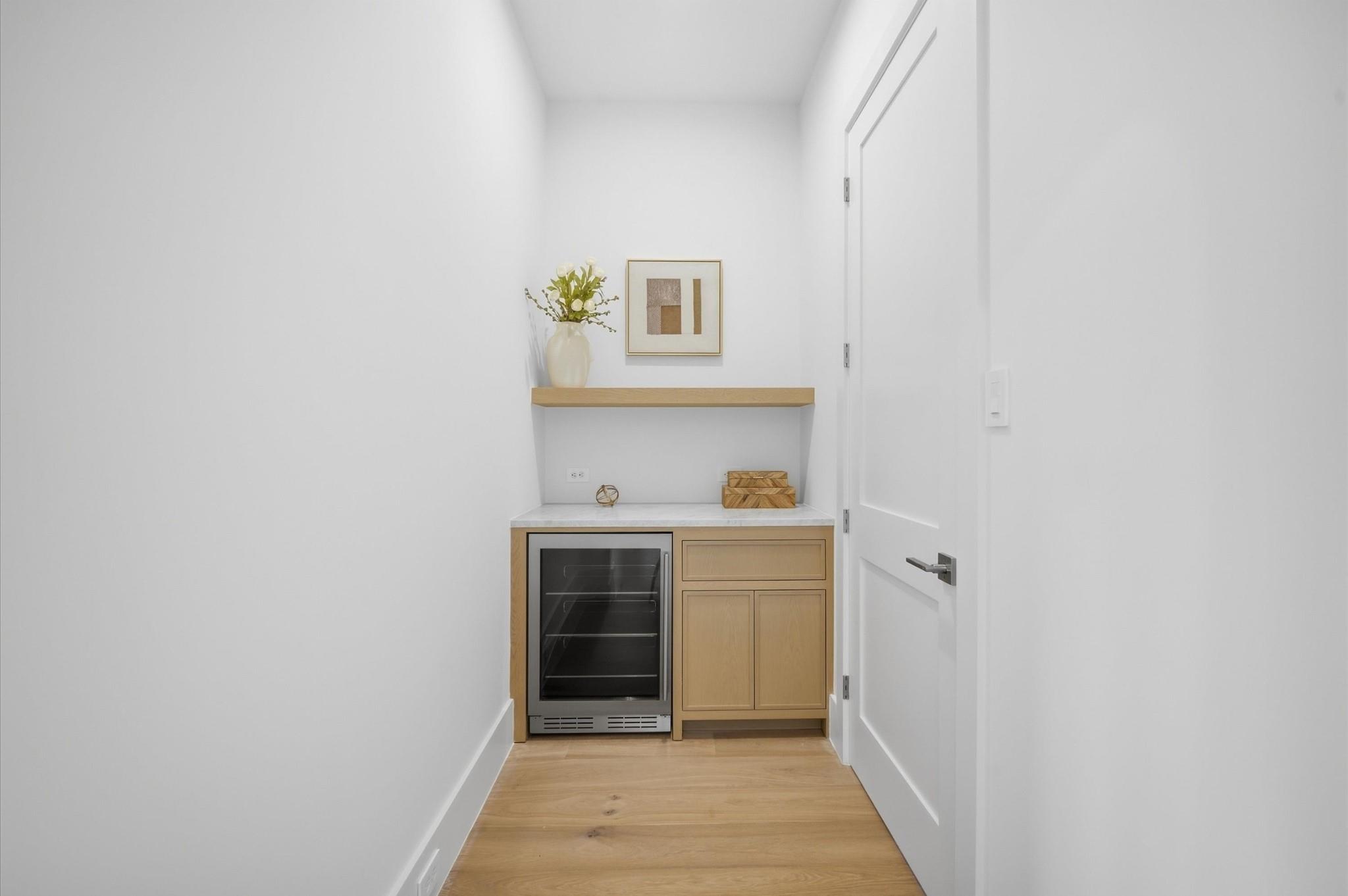 212 E 24th Street