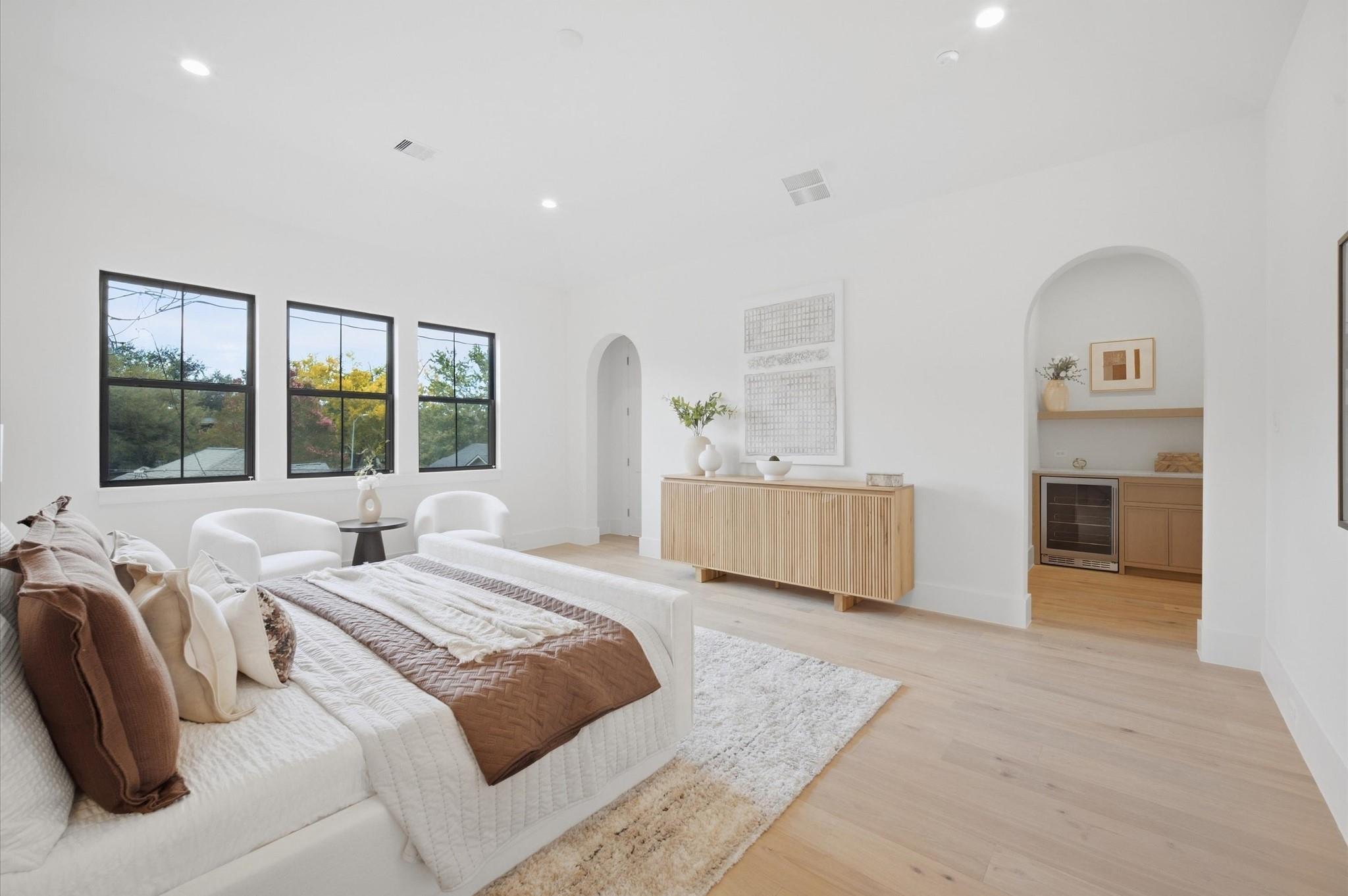 212 E 24th Street
